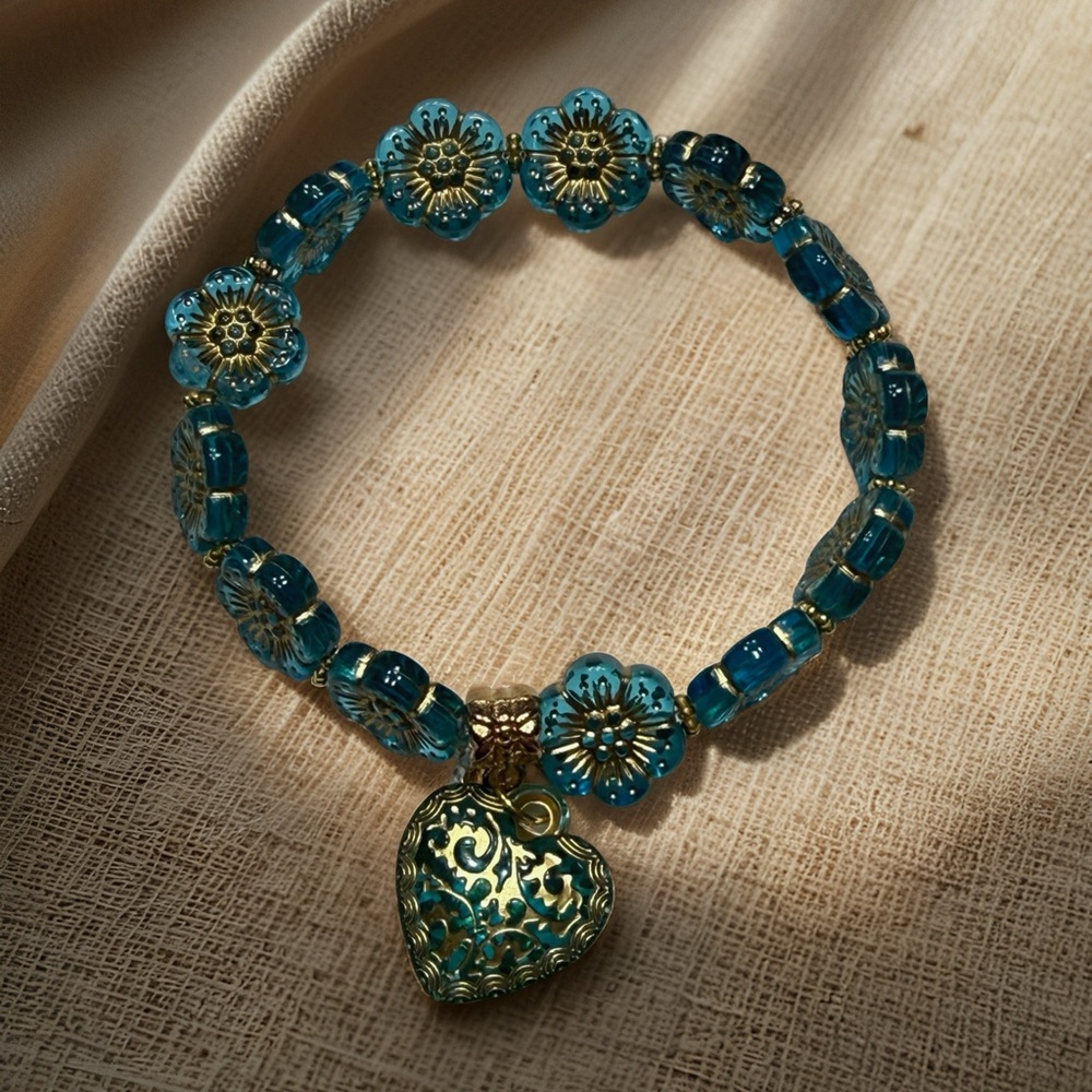 Hand Crafted Teal Flower Glass Bead Bracelet with Filigree Heart Charm - Picture 3 of 4